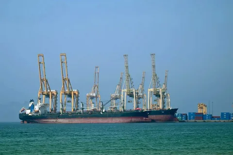 Trump Signals Unilateral Oil Flow Push Amid Strait of Hormuz Tensions, Raising Global Energy and Security Concerns – April 10, 2026